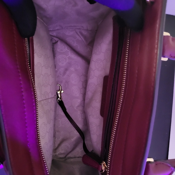 Micheal Kors Selma Medium Quilted Leather Satchel - Unused - Burgundy - Picture 4 of 7